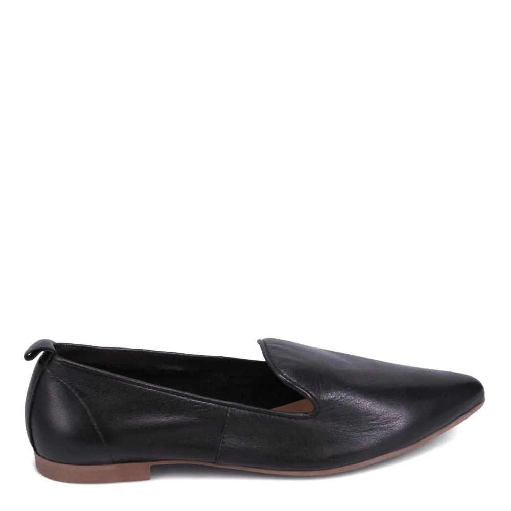 Bueno Women's Izzy Loafer In Black - Image 2